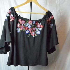 black summer shirt/off the shoulder